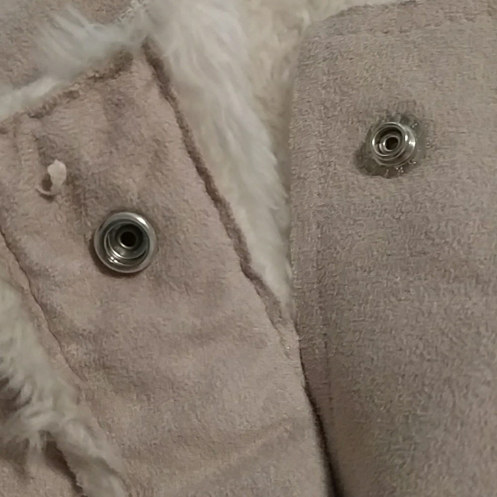 Childs Old Navy Faux Suede & Fur Vest - Picture 4 of 6